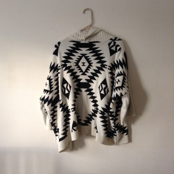 Aztec Print Cardigan - Picture 3 of 4